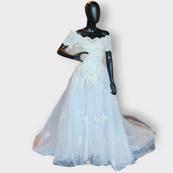 Mon Cheri Dresses & Skirts - Vintage White Mon Cheri Ballgown Wedding Dress